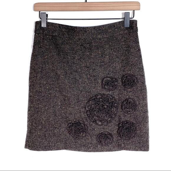 LOFT Dresses & Skirts - LOFT dark gray wool blend A-line skirt with flower appliqué size 0P 0 Petite